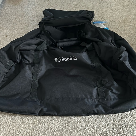 Columbia Duffle - Picture 7 of 7